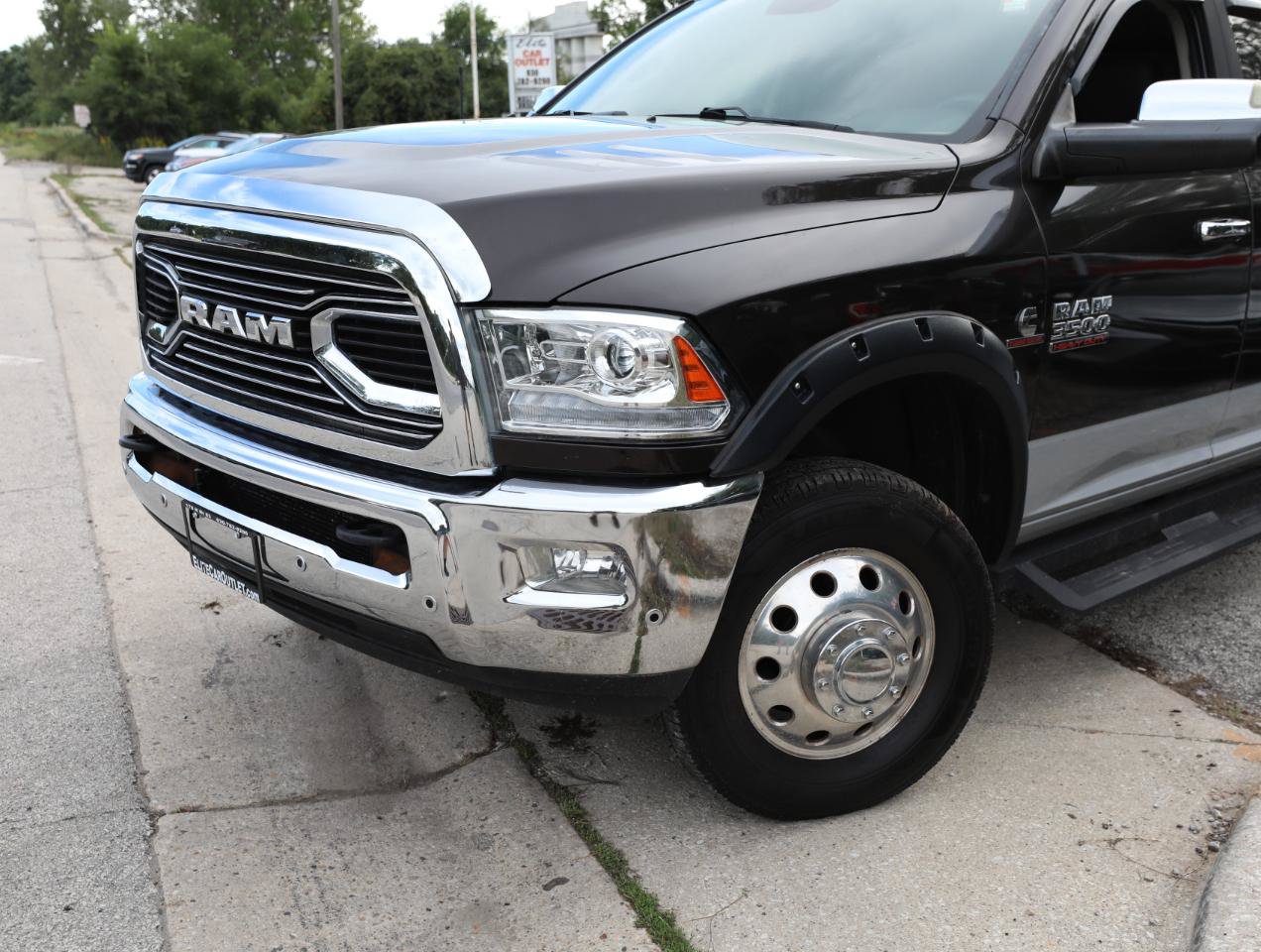 Used 2016 RAM 3500 Laramie w/ Cold Weather Group AWD/4WD image 2