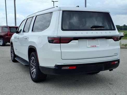 Used 2024 Jeep Wagoneer L Series II w/ Flexible Seating Group AWD/4WD image 29