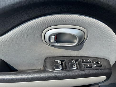 Used 2017 Kia Soul + FWD image 15