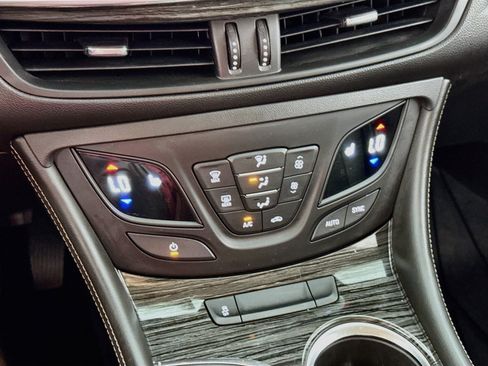 Used 2017 Buick Envision Essence AWD/4WD image 18
