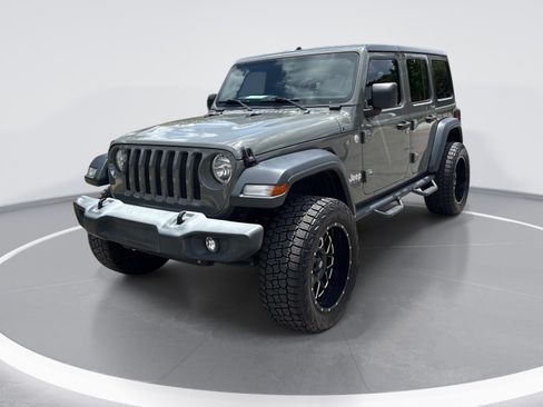 Used 2018 Jeep Wrangler Unlimited Sport AWD/4WD image 3