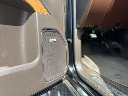 Used 2018 Chevrolet Silverado 2500 High Country w/ Duramax Plus Package image 8