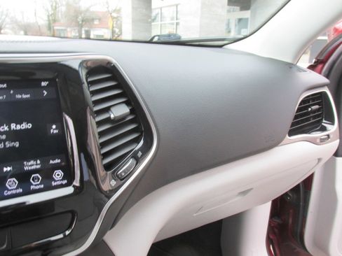 Used 2020 Jeep Cherokee Limited image 86