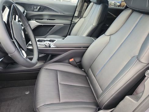 New 2026 Cadillac Lyriq Premium Luxury image 8