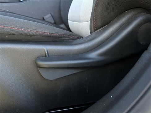 Used 2025 Chevrolet Trax RS image 29