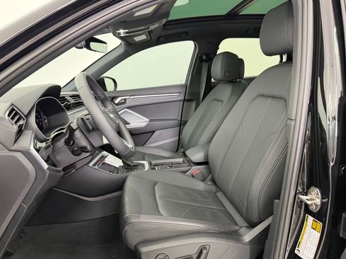 Certified 2025 Audi Q3 2.0T Premium image 5