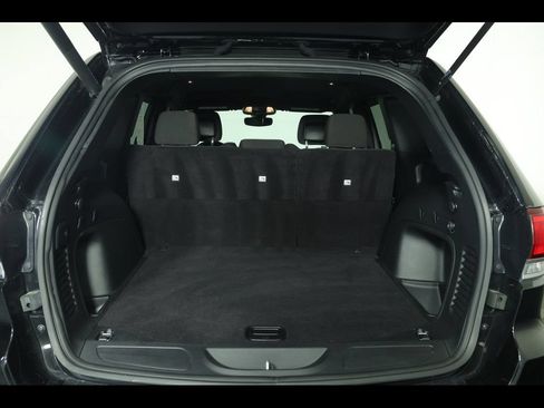 Used 2022 Jeep Grand Cherokee Laredo E w/ Security & Convenience Group AWD/4WD image 11