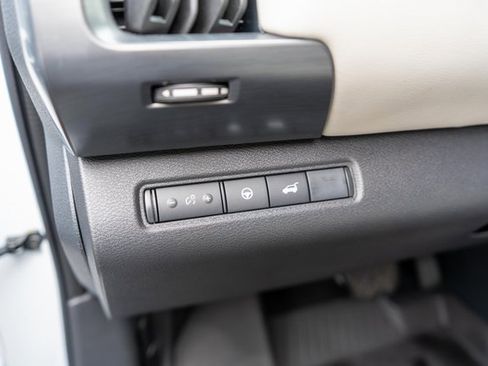 Certified 2025 Nissan Pathfinder SL image 25