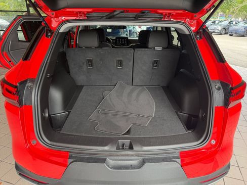 Used 2025 Chevrolet Blazer LT FWD image 25