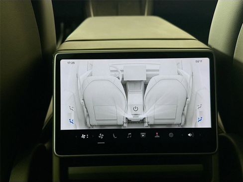 Used 2026 Tesla Model Y Long Range image 22