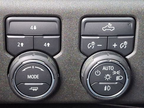 Used 2024 Chevrolet Silverado 3500 LT w/ Convenience Package image 23