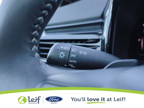 Used 2025 Toyota Camry SE image 17