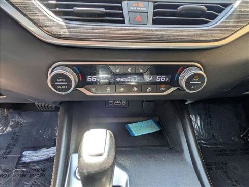 Used 2019 Nissan Altima 2.5 SL FWD image 16