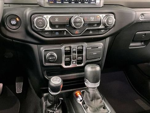 Used 2023 Jeep Wrangler Unlimited w/ Sun & Screen Package AWD/4WD image 8