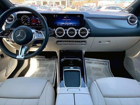 Used 2025 Mercedes-Benz GLA 250 4MATIC image 12