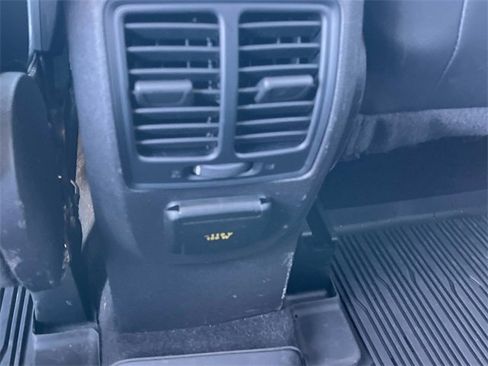Used 2019 Ford Escape Titanium image 18