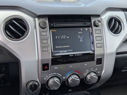 Used 2017 Toyota Tundra SR5 w/ SR5 Upgrade Package AWD/4WD image 17