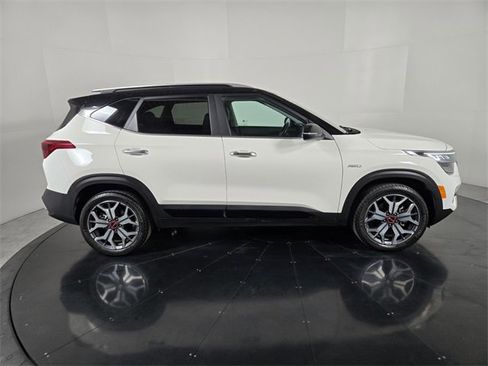 Used 2023 Kia Seltos SX image 7