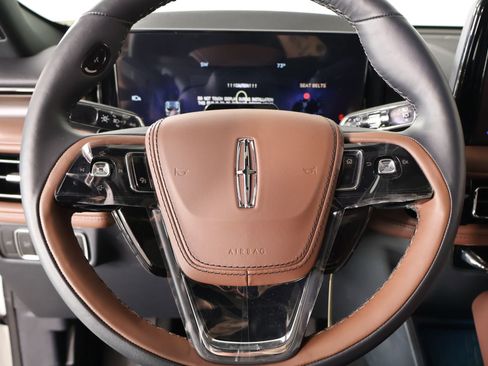 New 2026 Lincoln Aviator Reserve AWD/4WD image 3