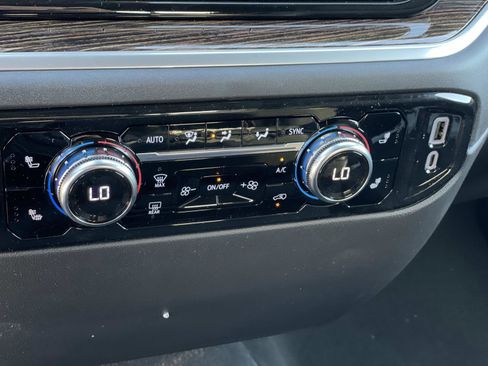 New 2026 GMC Sierra 1500 SLE w/ Preferred Package image 13