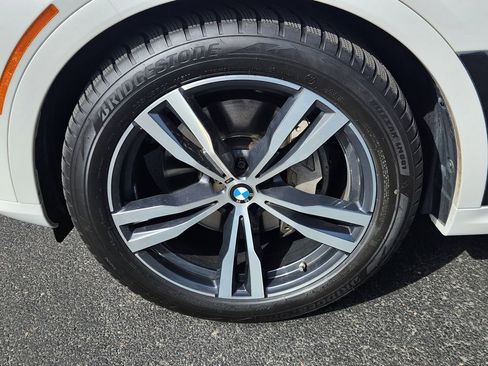 Used 2024 BMW X7 xDrive40i w/ M Sport Package AWD/4WD image 17