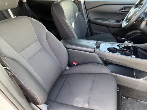 Used 2024 Nissan Rogue S FWD image 10