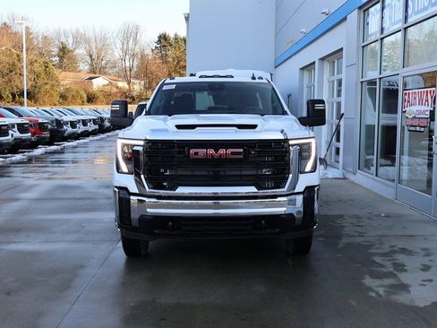 New 2026 GMC Sierra 3500 Pro image 5