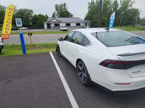 Used 2023 Honda Accord Sport image 8
