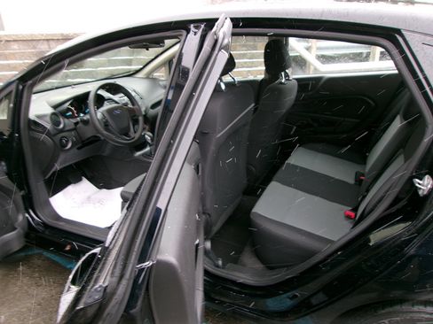 Used 2018 Ford Fiesta S FWD image 12