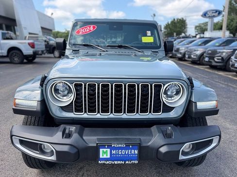 Used 2024 Jeep Wrangler Unlimited Sahara AWD/4WD image 12