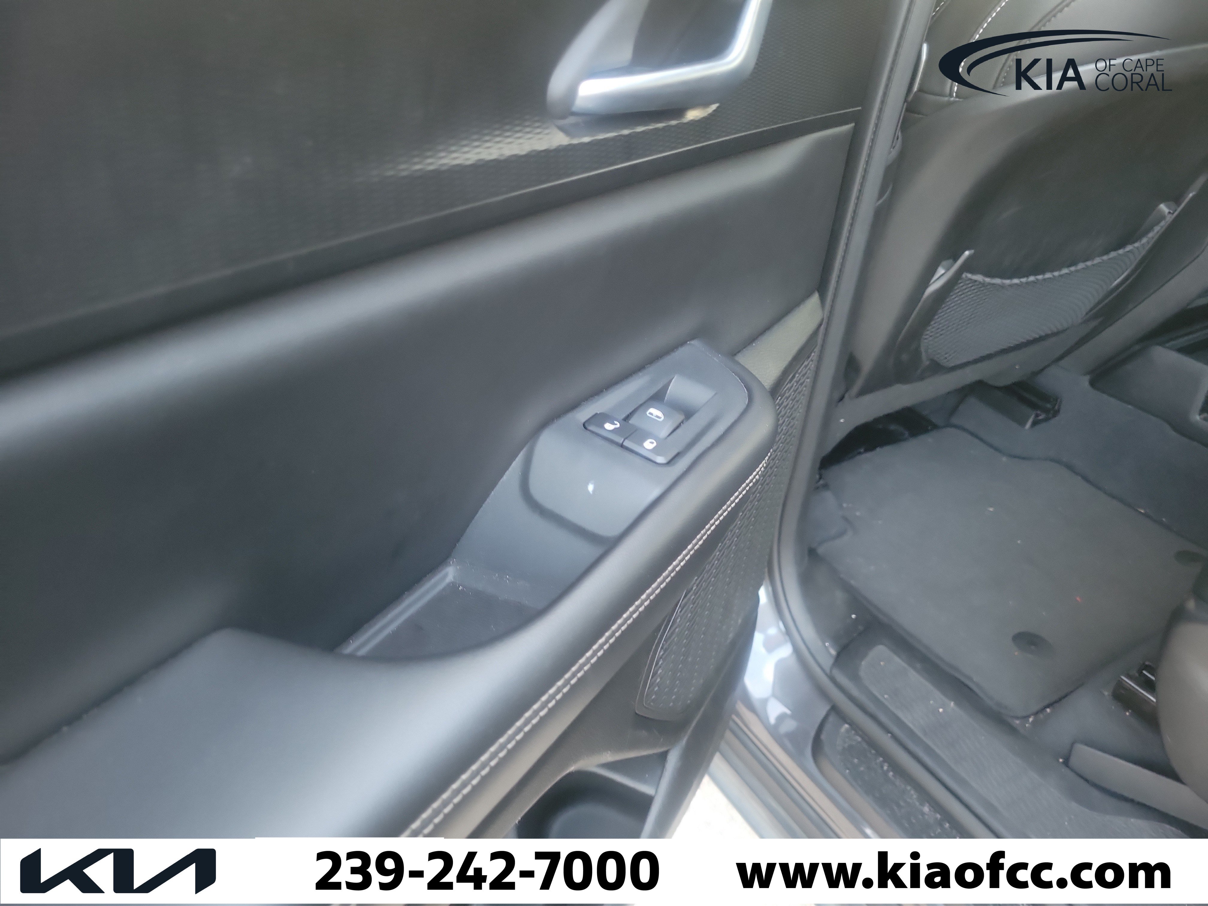 Used 2023 Jeep Grand Cherokee L Laredo AWD/4WD image 12