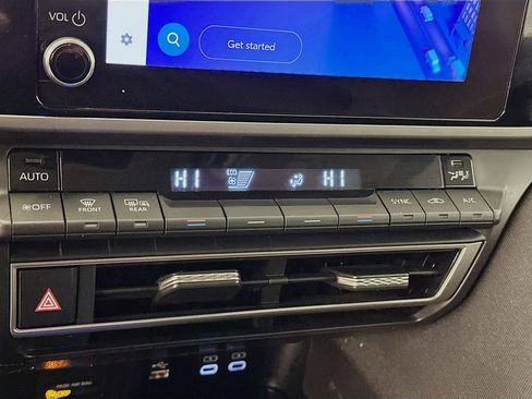 Used 2025 Toyota Camry LE image 24