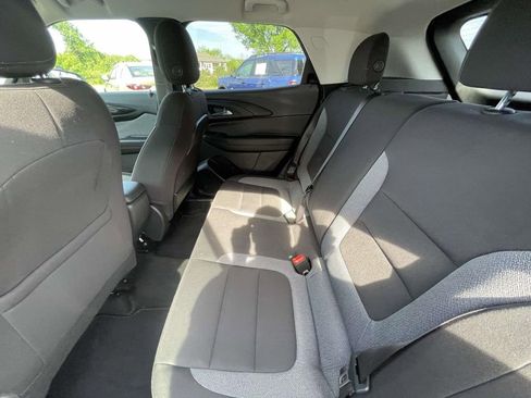 Used 2025 Chevrolet TrailBlazer LT AWD/4WD image 23