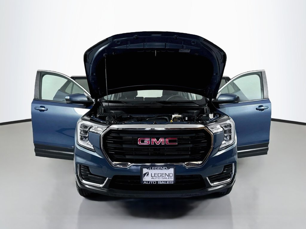 Used 2024 GMC Terrain SLE AWD/4WD image 19