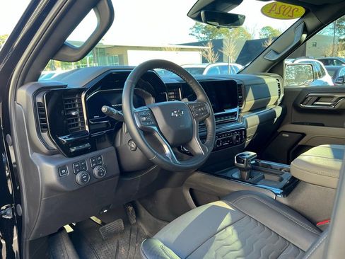 Used 2024 Chevrolet Silverado 1500 ZR2 w/ Technology Package image 24