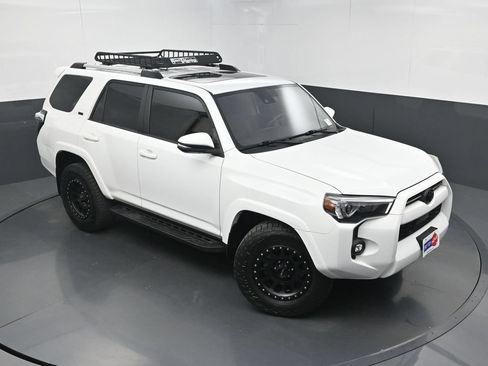Used 2022 Toyota 4Runner SR5 Premium w/ Moonroof Package RWD image 30