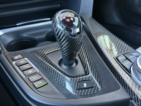 Used 2017 BMW M4 image 17