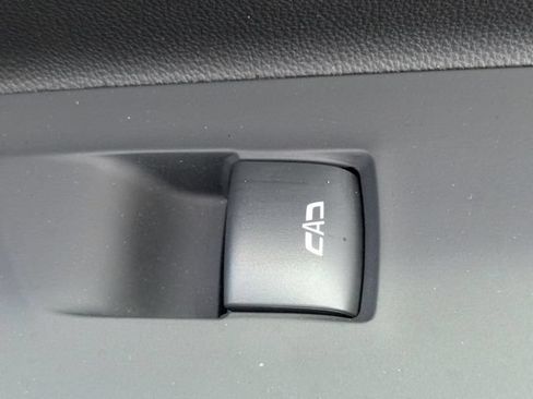 Used 2023 GMC Acadia Denali w/ Denali Technology Package FWD image 34