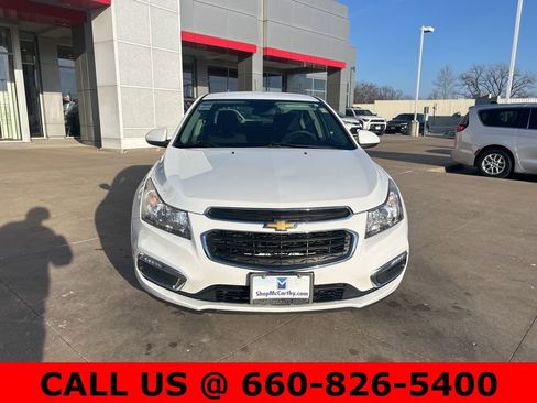 Used 2015 Chevrolet Cruze LT image 2