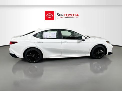 Used 2026 Toyota Camry SE w/ Convenience Package FWD image 2