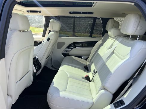 Used 2023 Land Rover Range Rover Long Wheelbase SE image 28