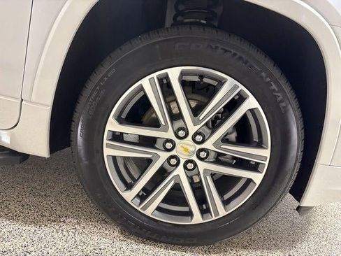 Used 2023 Chevrolet Traverse High Country AWD/4WD image 33