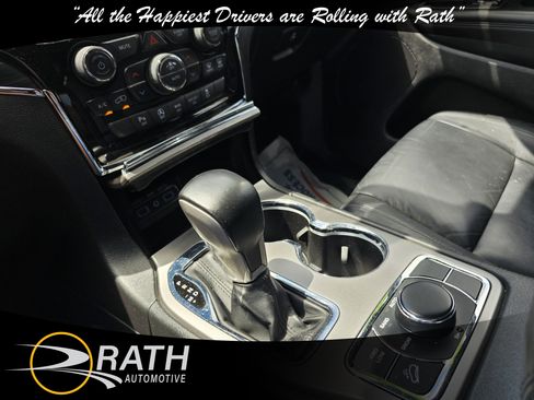 Used 2022 Jeep Grand Cherokee Limited AWD/4WD image 17