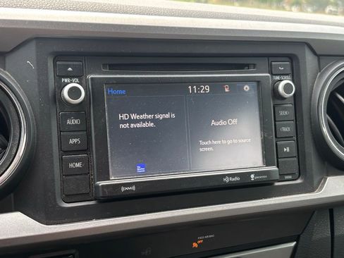 Used 2019 Toyota Tacoma SR5 AWD/4WD image 9