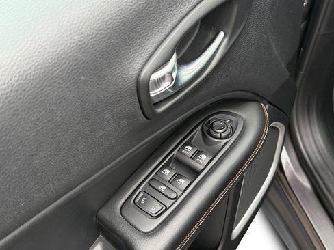 Used 2019 Jeep Compass Latitude image 17