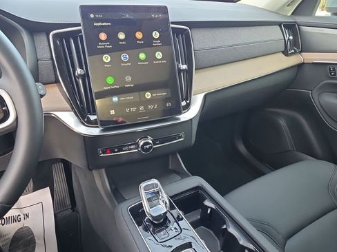 New 2026 Volvo XC90 T8 Plus w/ Protection Package Premier image 22