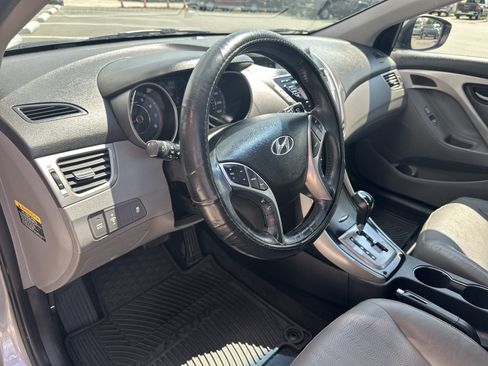 Used 2013 Hyundai Elantra Limited FWD image 17