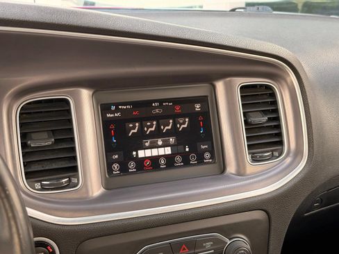 Used 2022 Dodge Charger SXT w/ Leather Interior Group RWD image 33