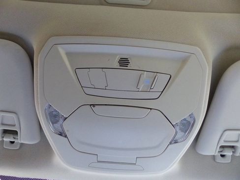 Used 2017 Ford Focus Titanium image 34