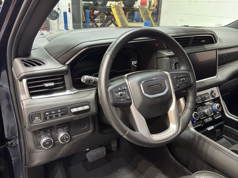 Certified 2024 GMC Yukon Denali image 21